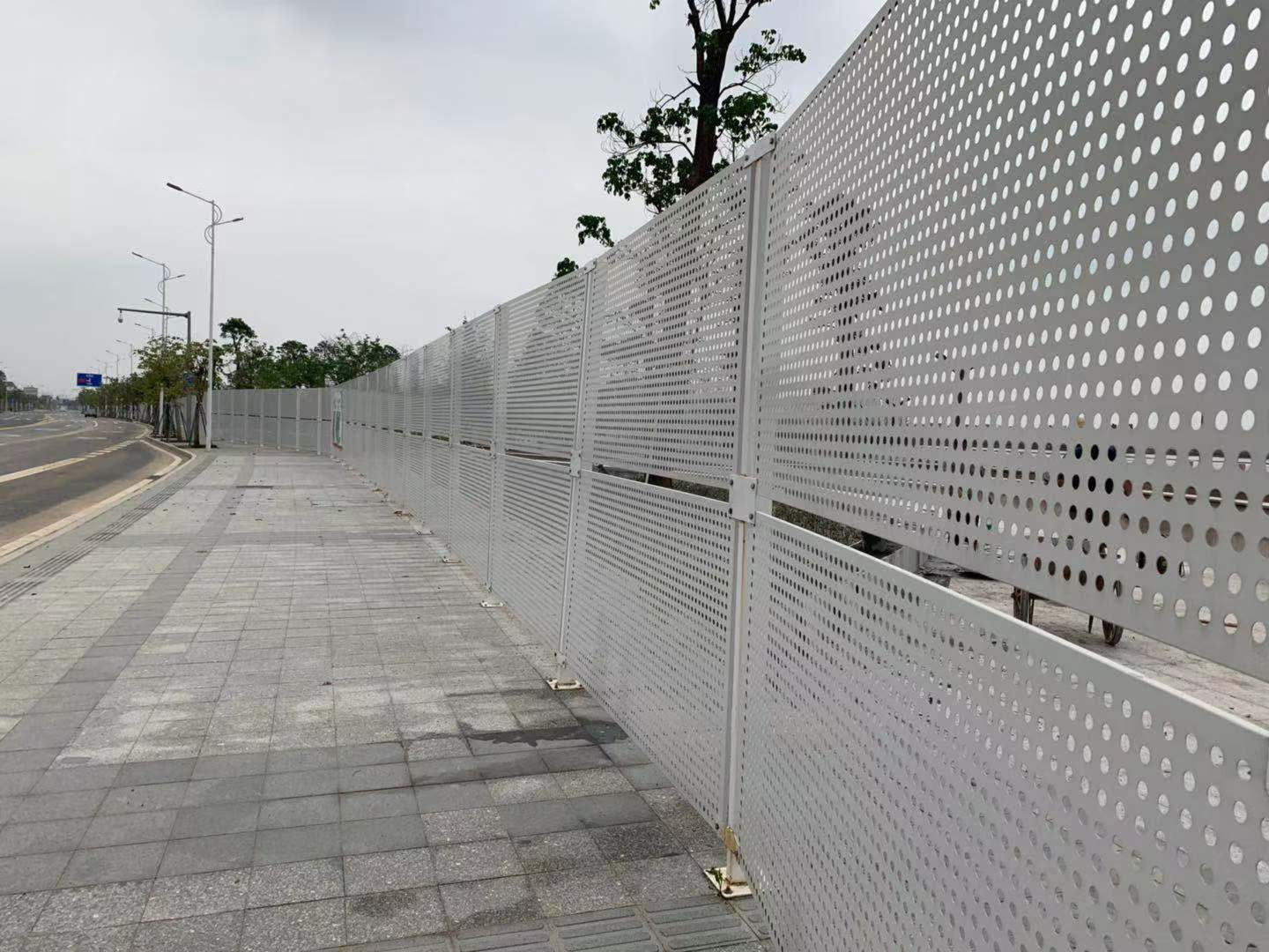 城市道路冲孔围挡图片7
